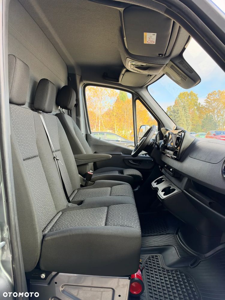 Mercedes-Benz Sprinter - 27