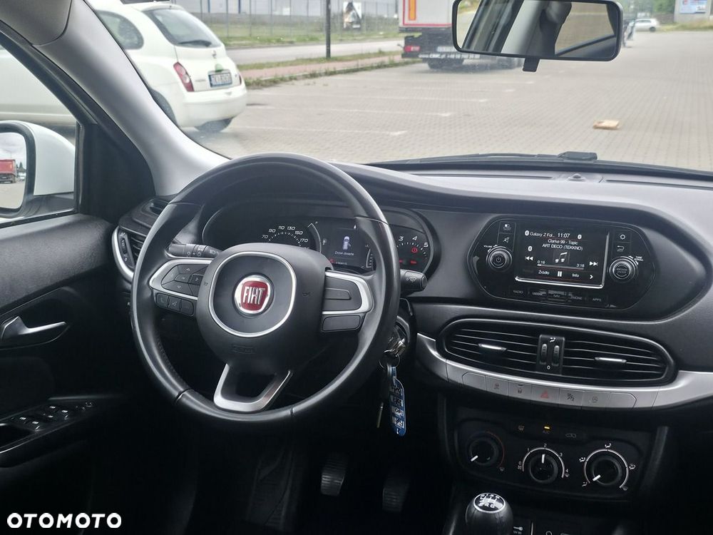 Fiat Tipo - 12