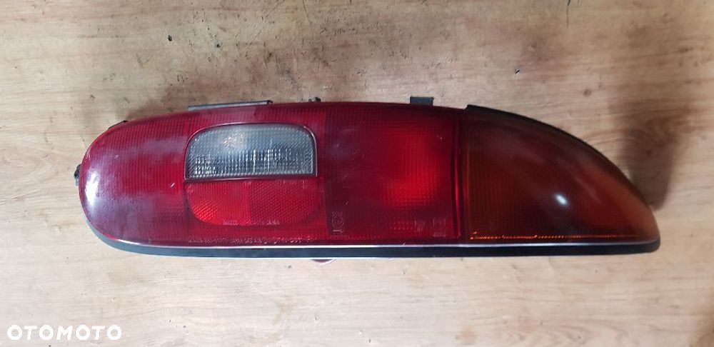 MAZDA MX3  91-98 LAMPA TYŁ PRAWA - 1