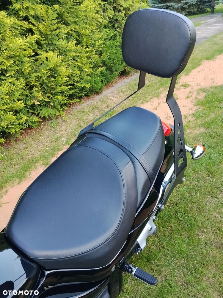 Suzuki Intruder - 19