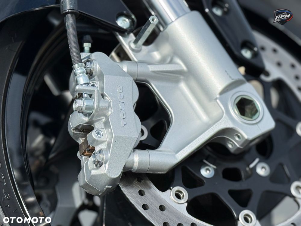 Suzuki Boulevard - 16