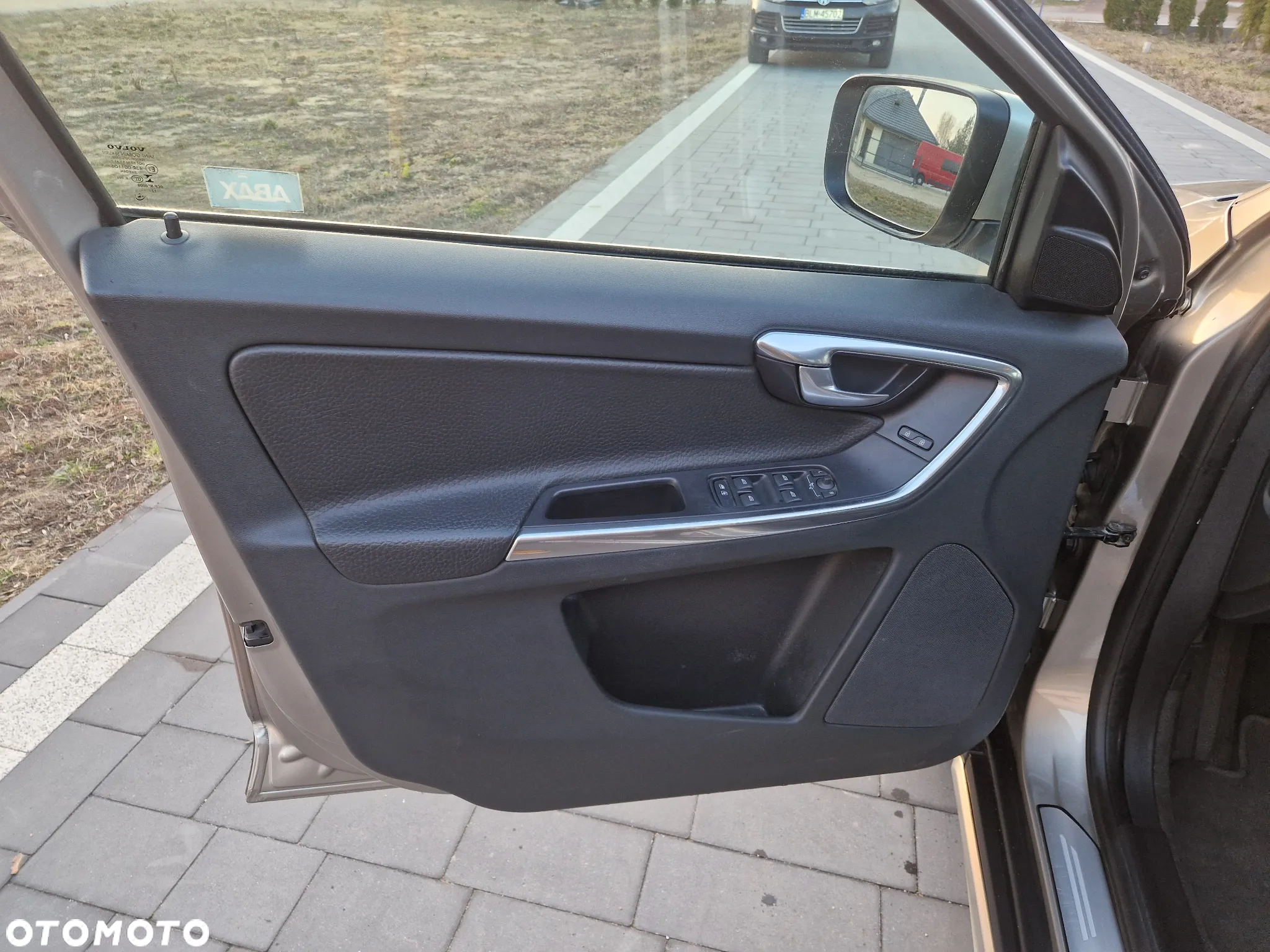 Volvo XC 60 D4 Geartronic Momentum - 14