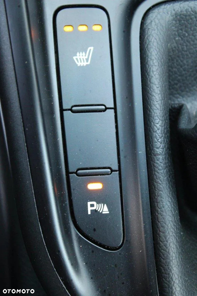 Kia Carens 1.7 CRDi XL 7os - 25