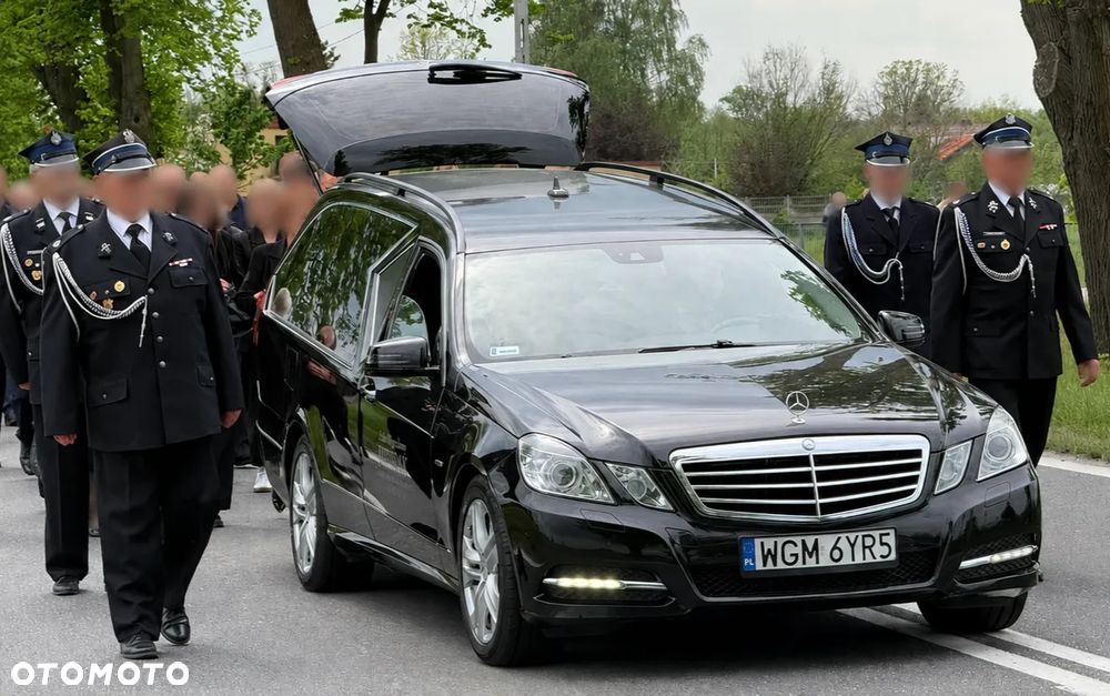 Mercedes-Benz Klasa E 200 CGI BlueEffICIENCY Avantgarde - 3