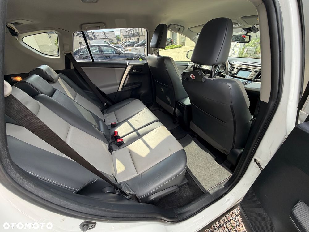 Toyota RAV4 2.0 D-4D Active - 16
