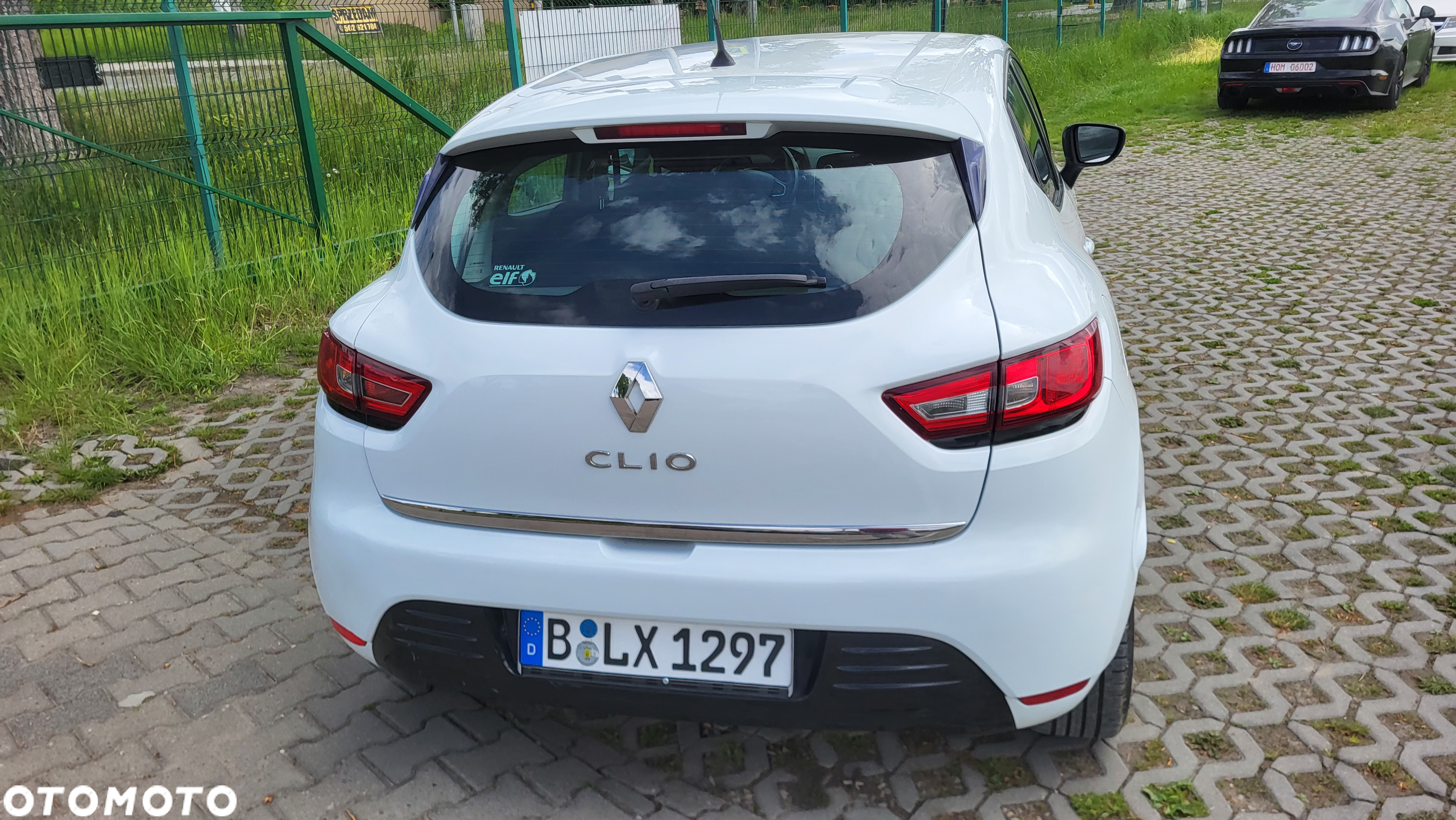 Renault Clio 1.2 16V 75 Limited - 13