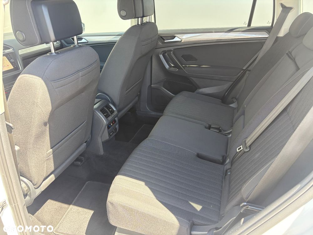 Volkswagen Tiguan Allspace 2.0 TDI SCR Comfortline - 23