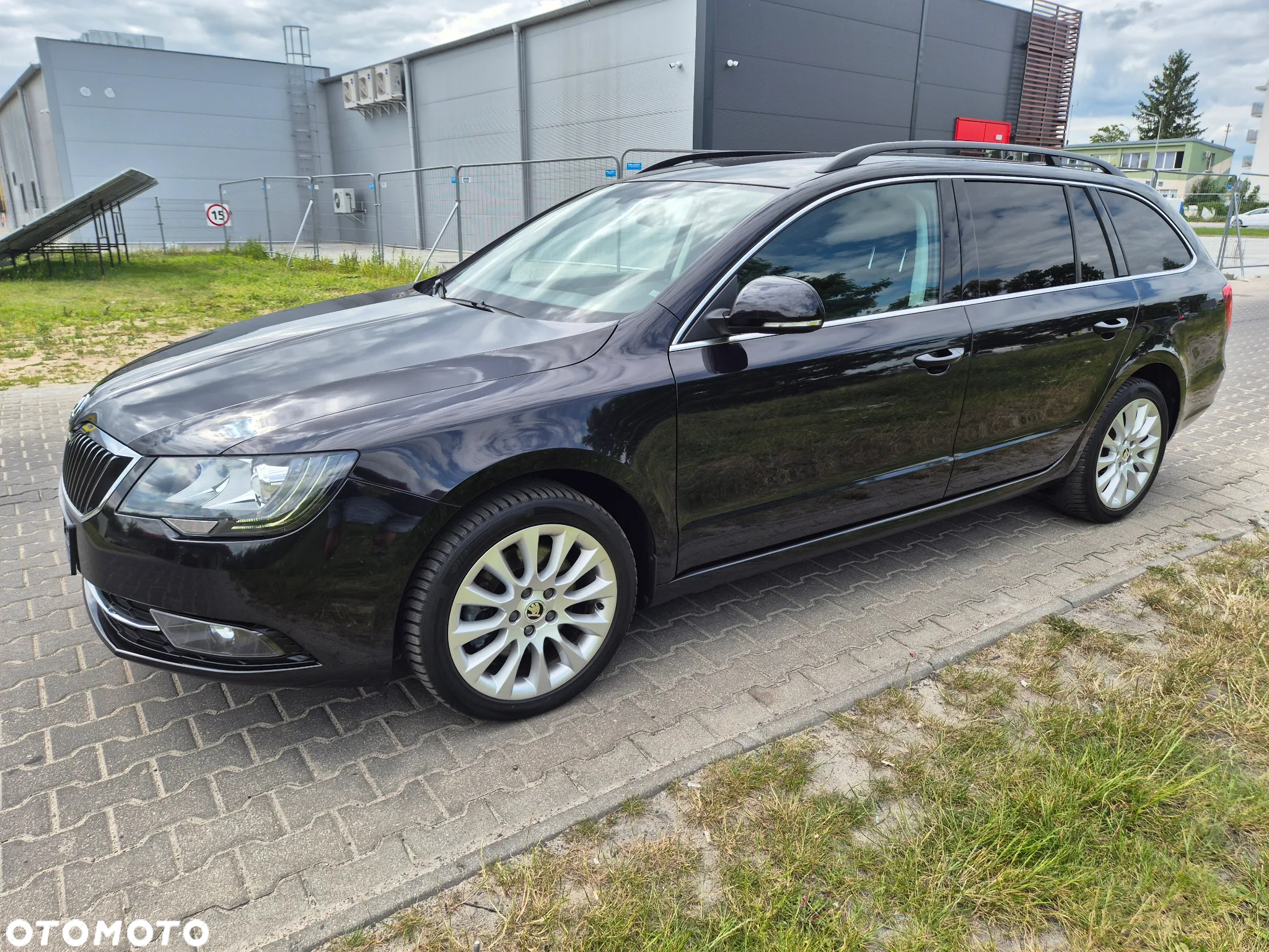 Skoda Superb 2.0 TDI DSG Exclusive - 3