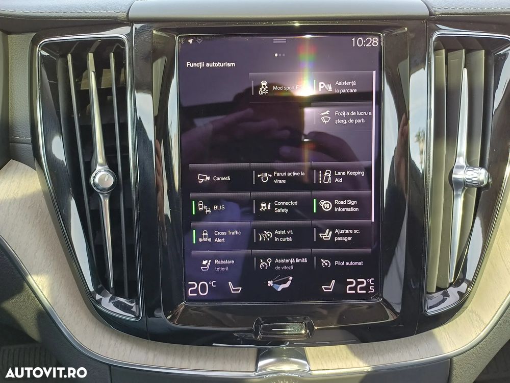 Volvo XC 60 Recharge T8 Twin Engine eAWD Inscription - 24