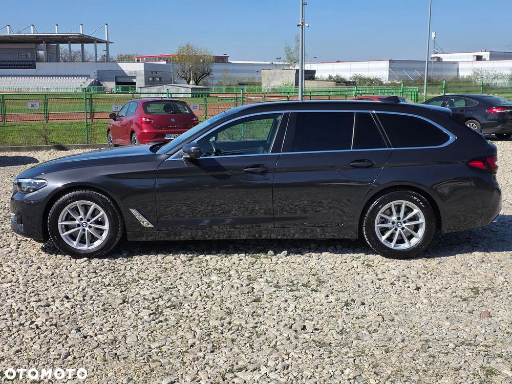 BMW Seria 5 520d xDrive - 6