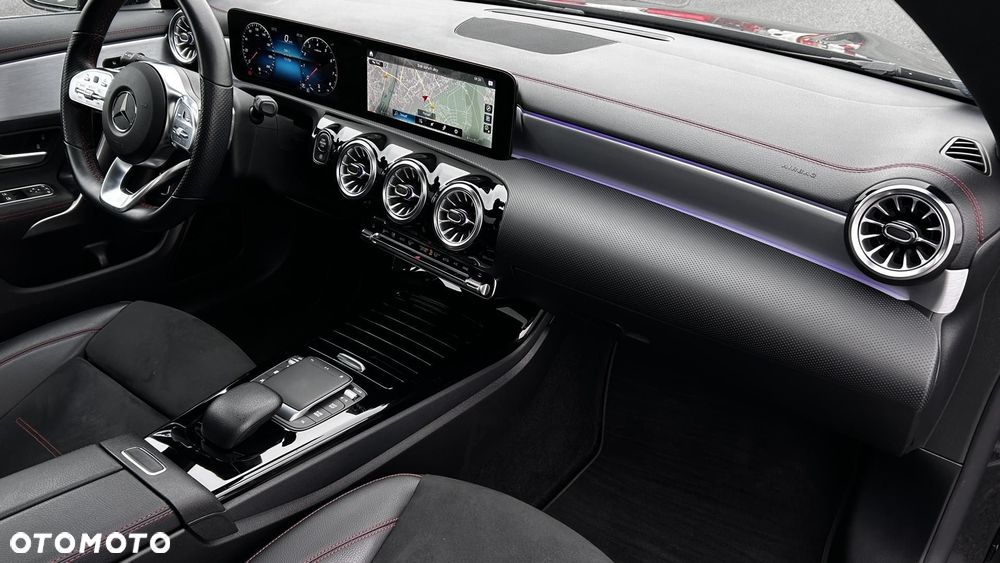 Mercedes-Benz CLA 200 AMG Line 7G-DCT - 22