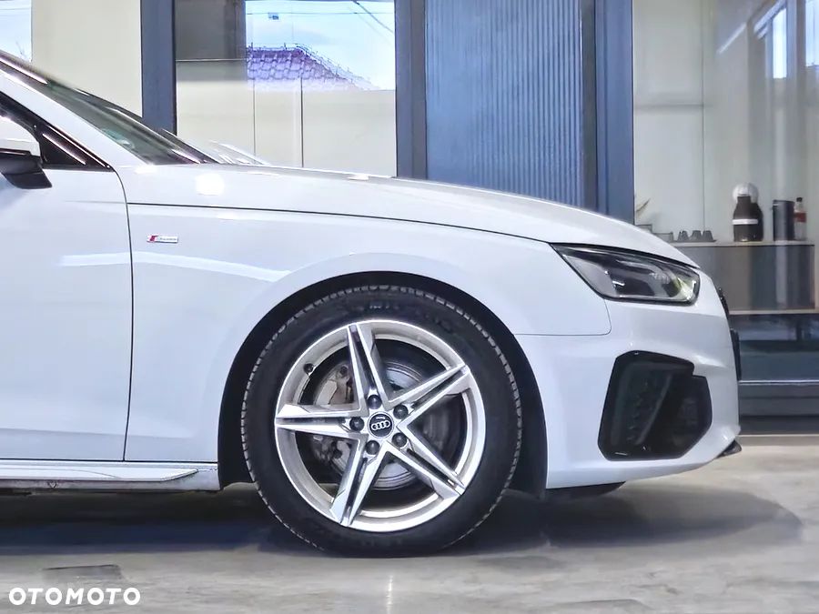 Audi A4 Avant 40 TDI quattro S tronic S line - 16