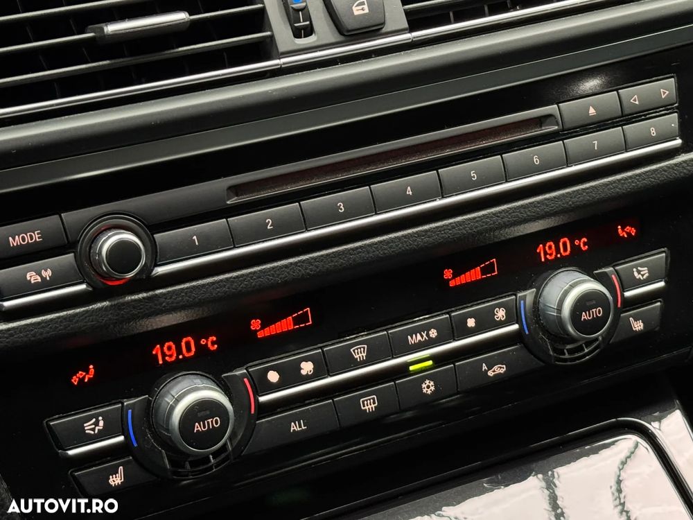 BMW Seria 5 525d xDrive AT - 23