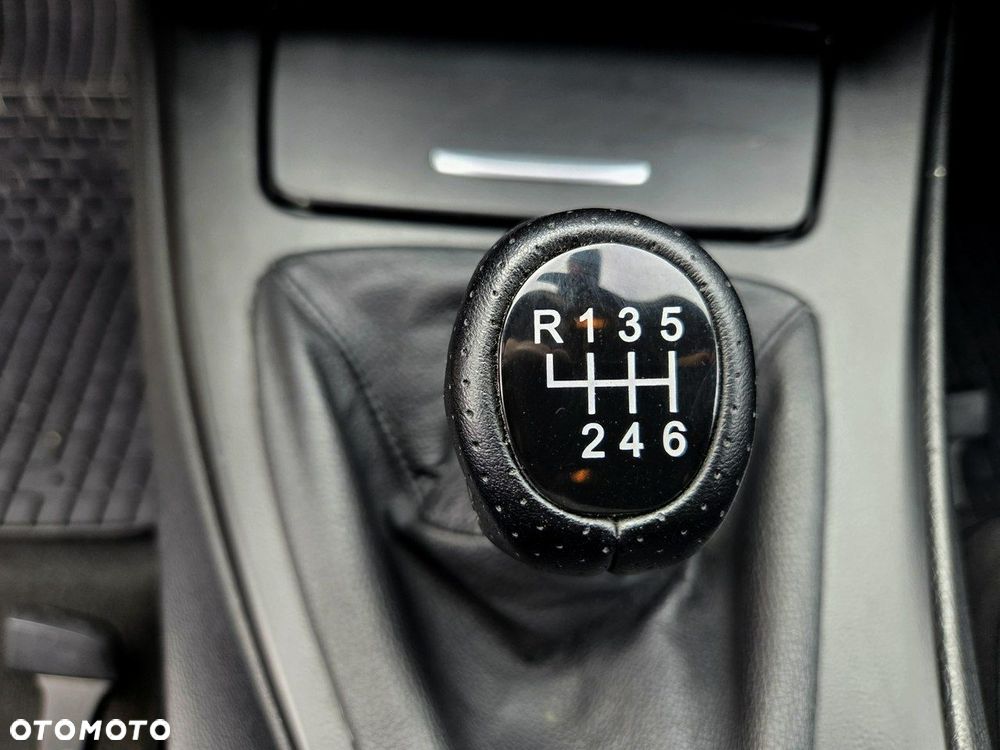 BMW Seria 3 318d - 20