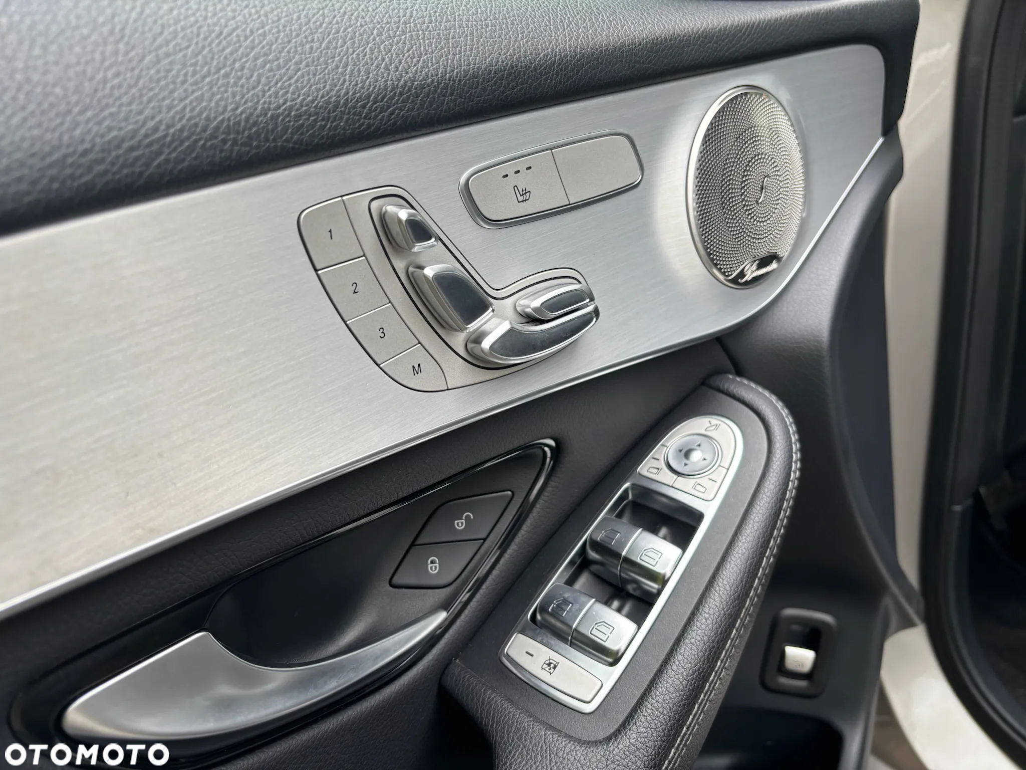 Mercedes-Benz GLC 300 4Matic 9G-TRONIC AMG Line - 18