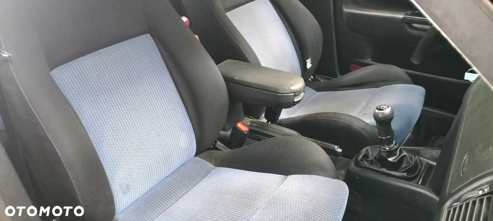 Volkswagen Golf 1.6 - 38