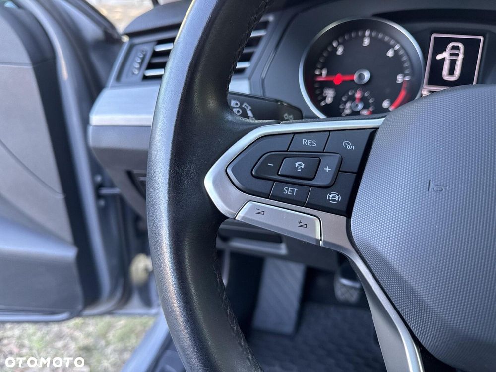 Volkswagen Passat - 22