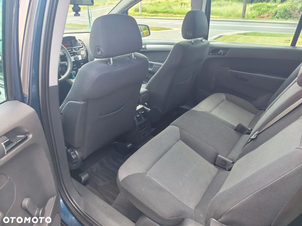 Opel Zafira - 10