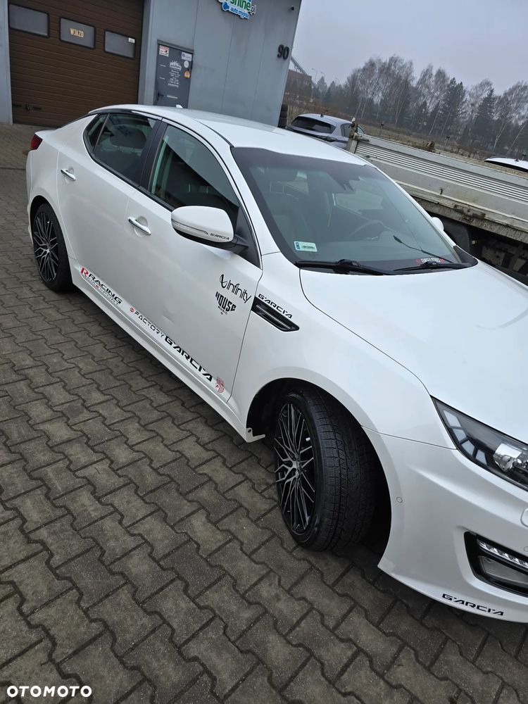 Kia Optima 2.0 L - 3