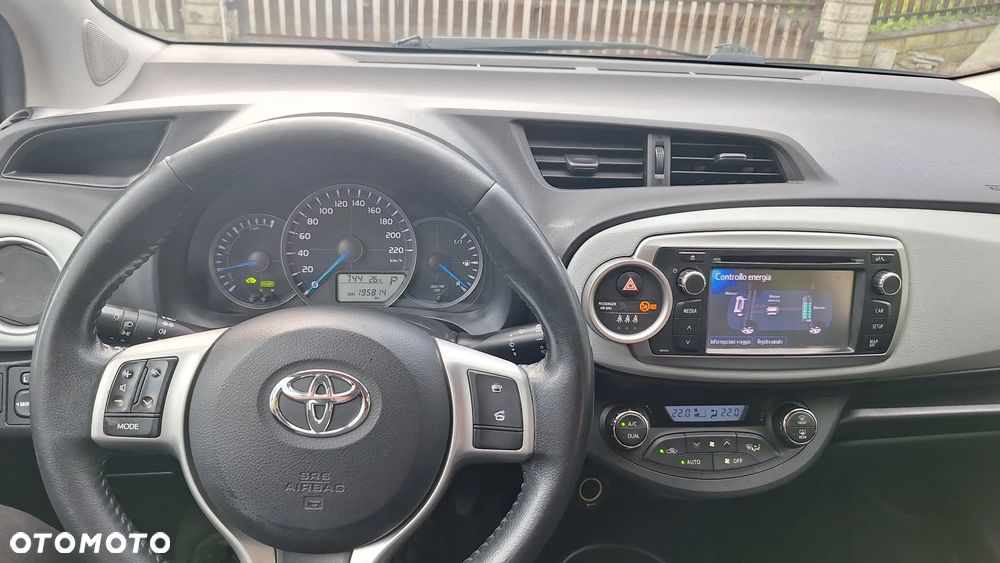 Toyota Yaris 1.5 VVT-i Lounge - 10