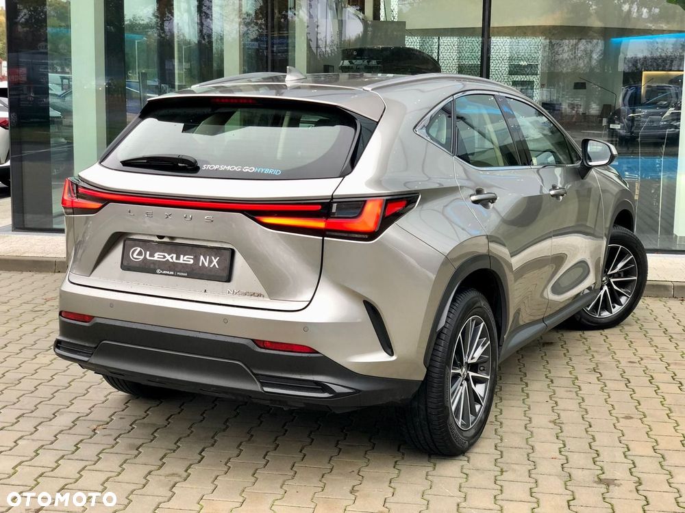 Lexus NX 350h Business AWD - 12