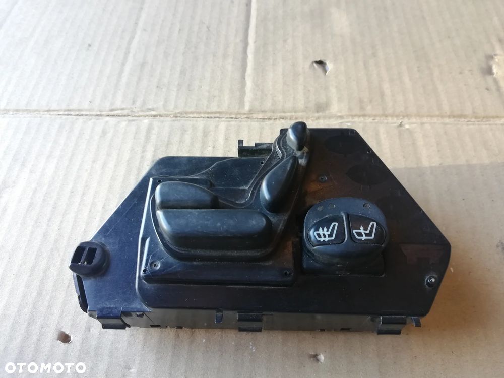 Mercedes w220 2208215079 PANEL FOTELA PRAWY PRZÓD - 1