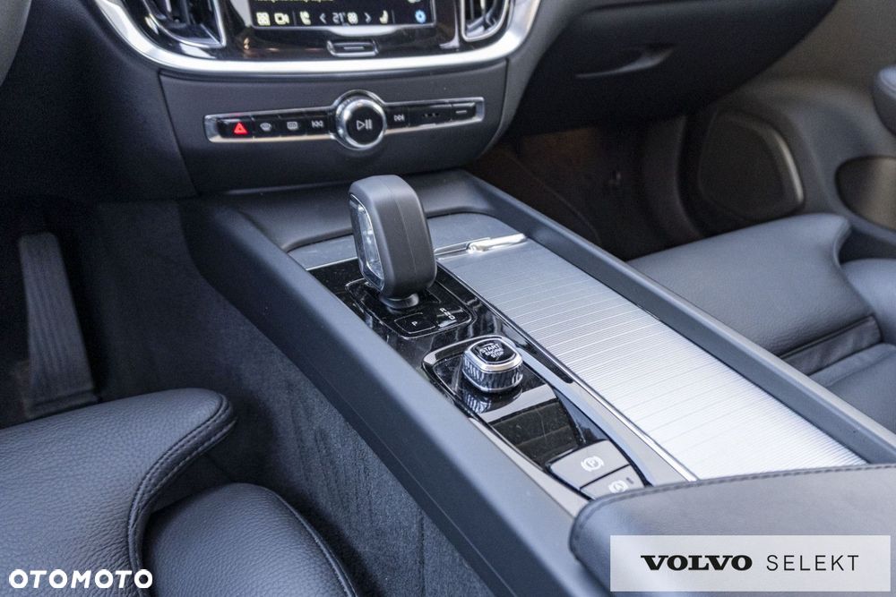 Volvo V60 Cross Country - 15