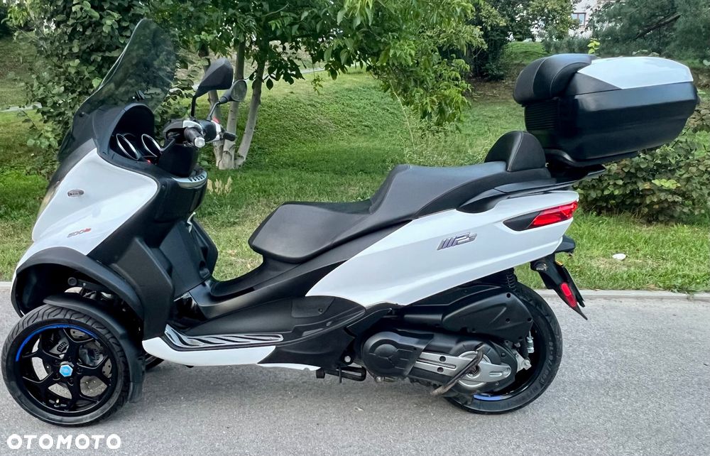 Piaggio MP-3 - 1