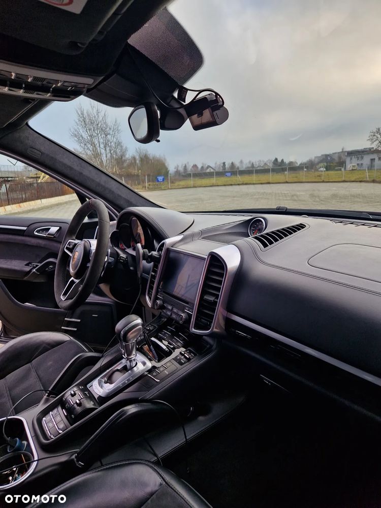 Porsche Cayenne - 10