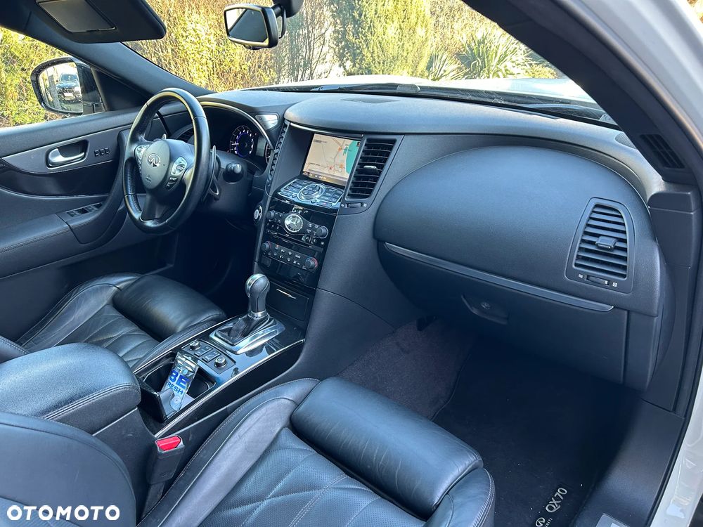 Infiniti QX70 3.7 S Premium - 12