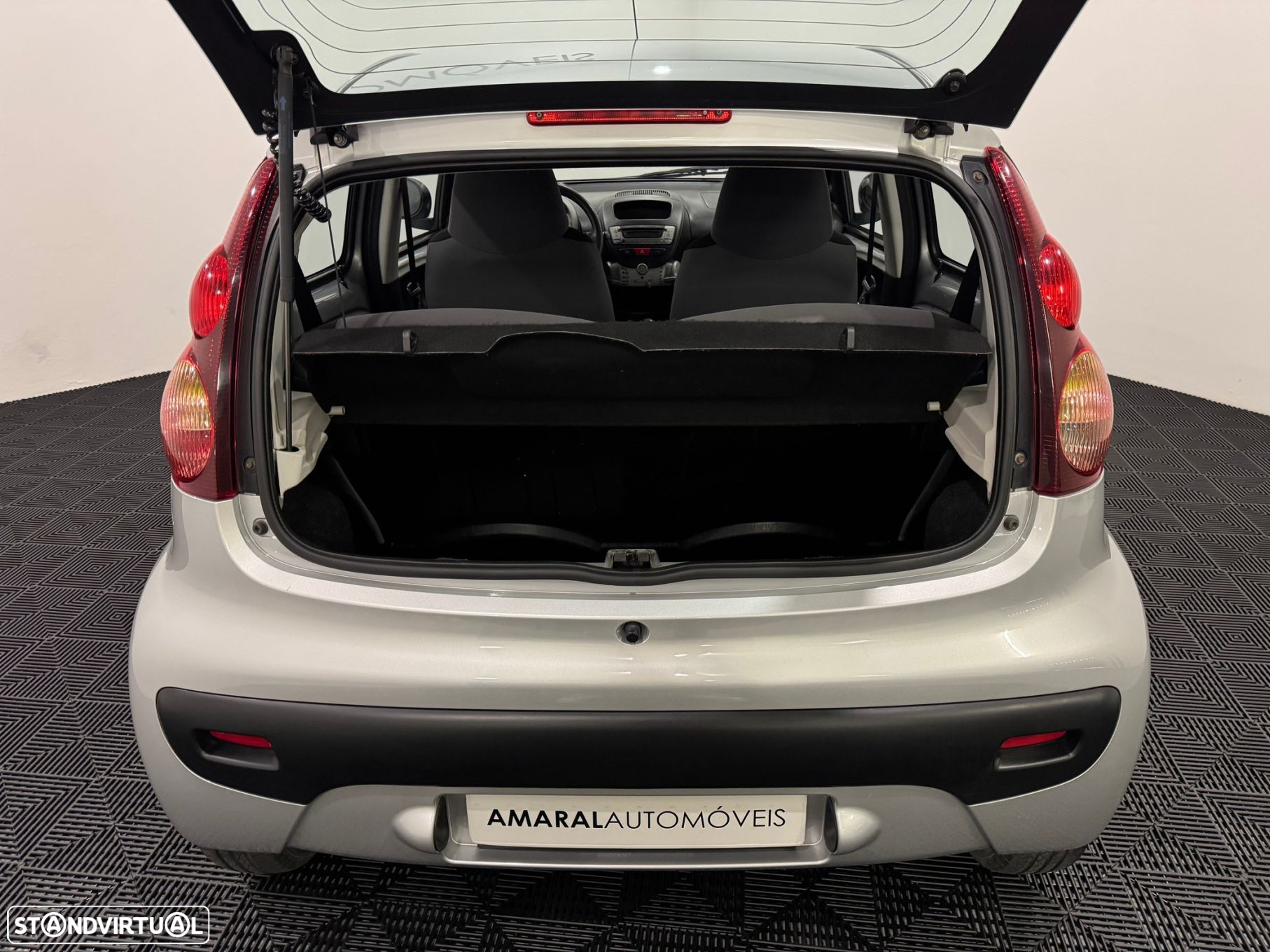 Peugeot 107 1.0 Urban - 45