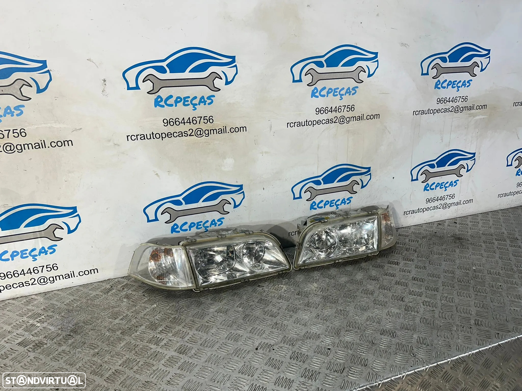 Conjunto Farois Oticas Esquerda Direita Originais Volvo V40 S40 1LG007861-35 1LG007861-36 2000 - 2004 - 2