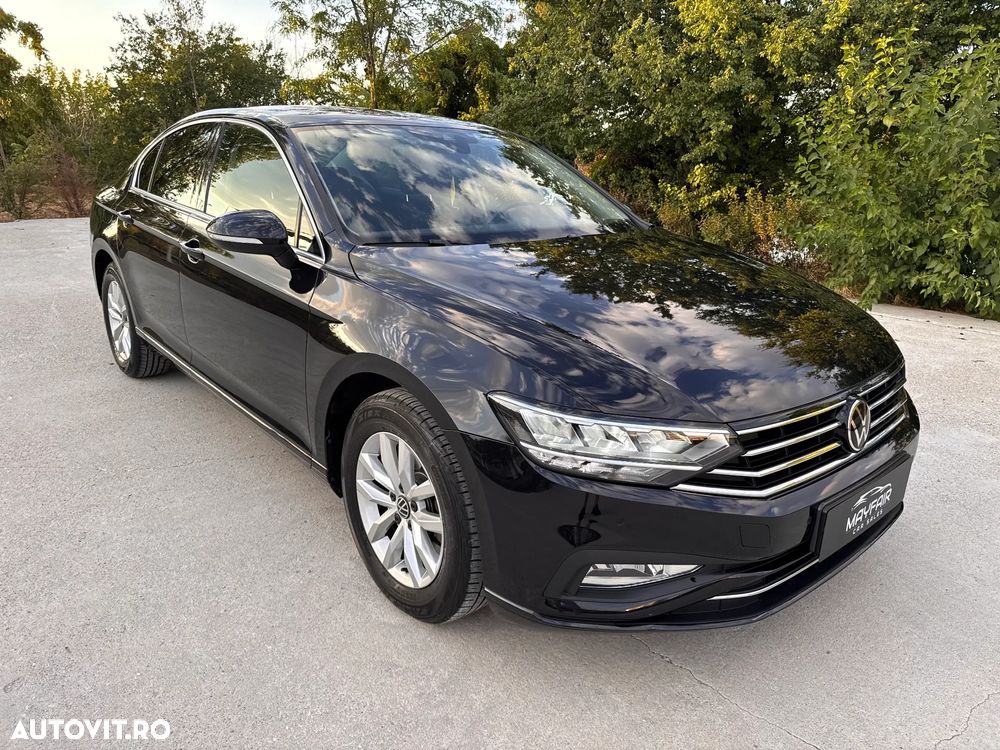 Volkswagen Passat - 1