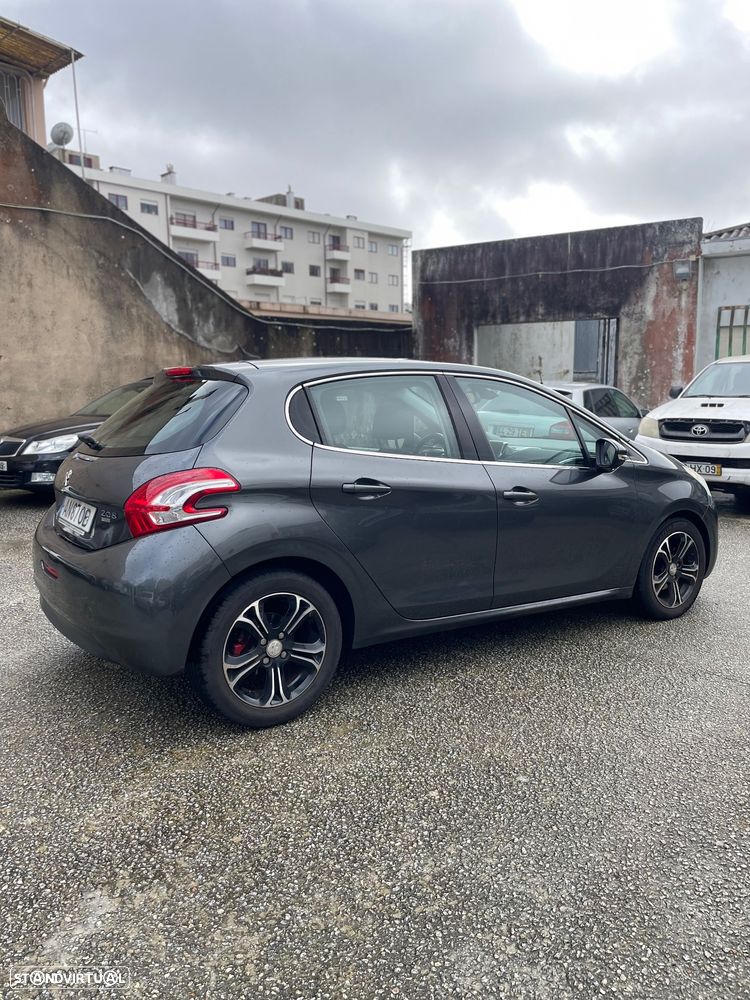 Peugeot 208 1.6 e-HDi Allure - 5
