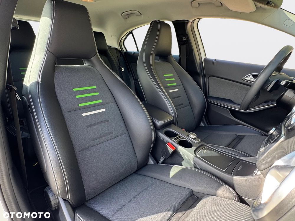 Mercedes-Benz Klasa A 160 7G-DCT Style - 14