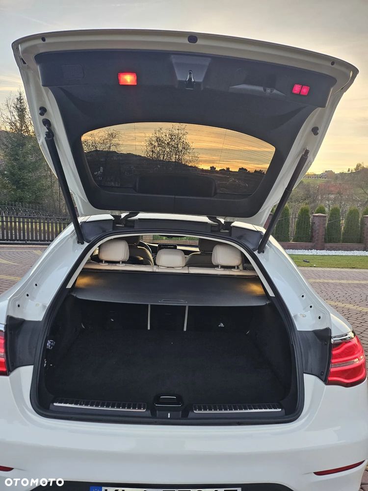 Mercedes-Benz GLC - 9