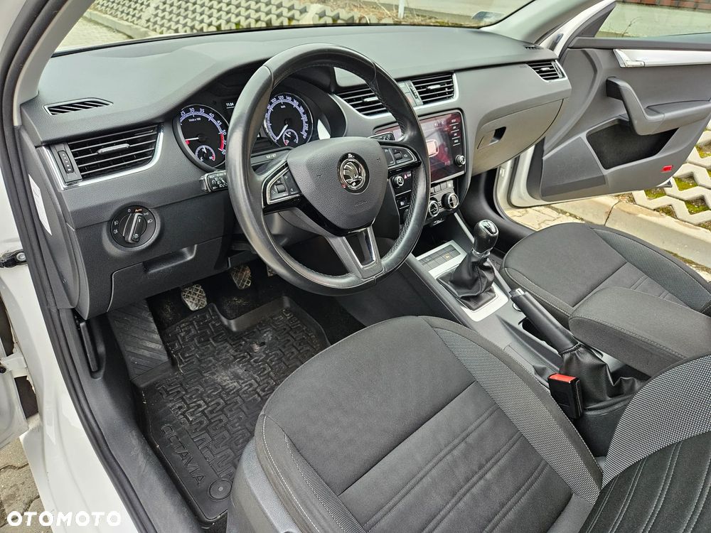 Skoda Octavia 1.6 TDI SCR Ambition - 11