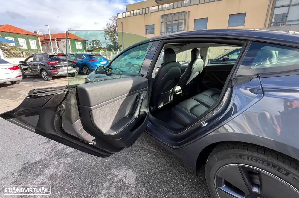 Tesla Model 3 Long Range Tração Traseira - 26
