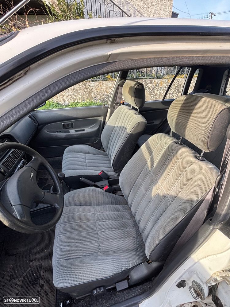 Toyota Corolla Hatchback 1.3 Velvet - 6