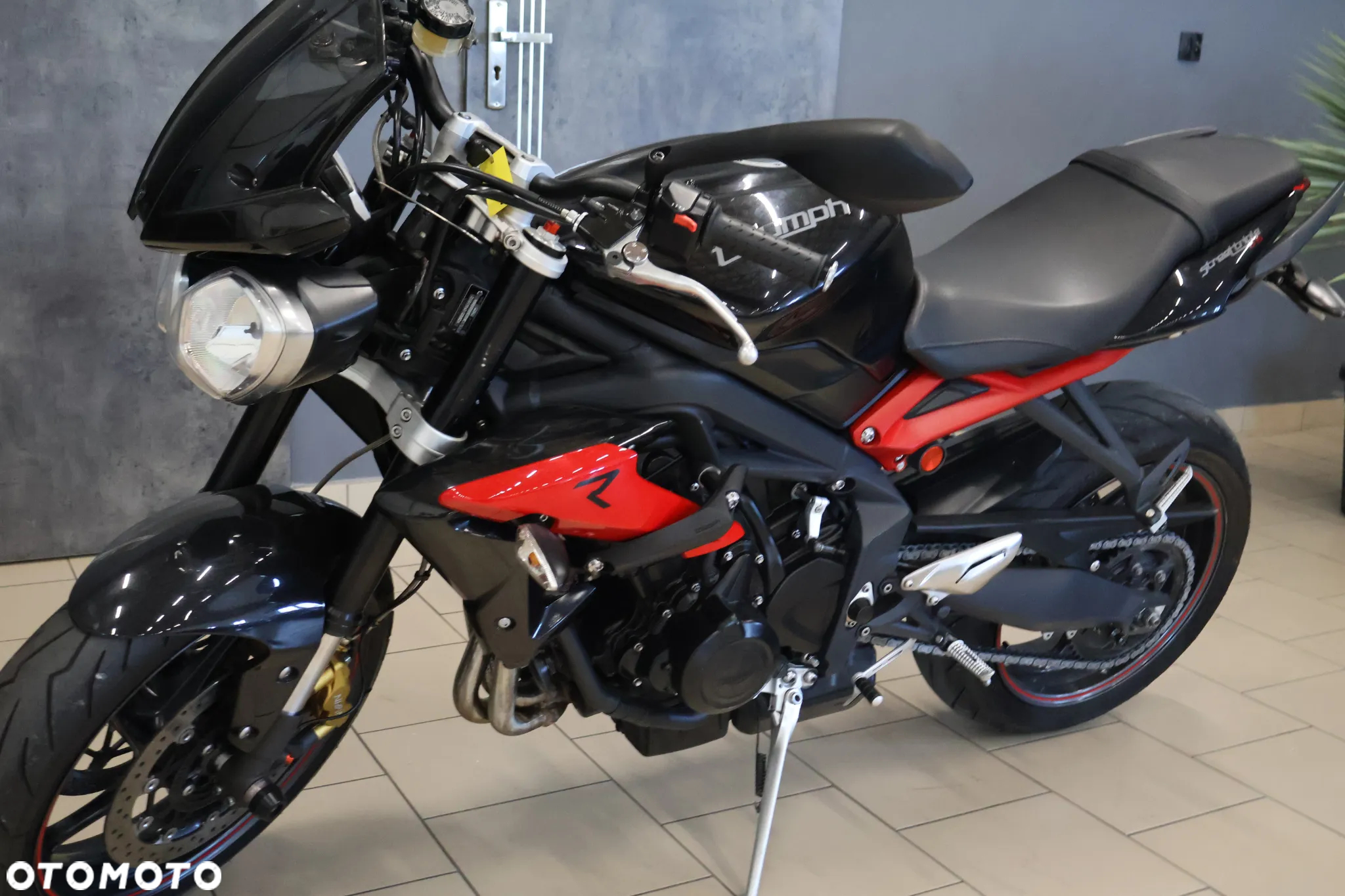 Triumph Street Triple - 19