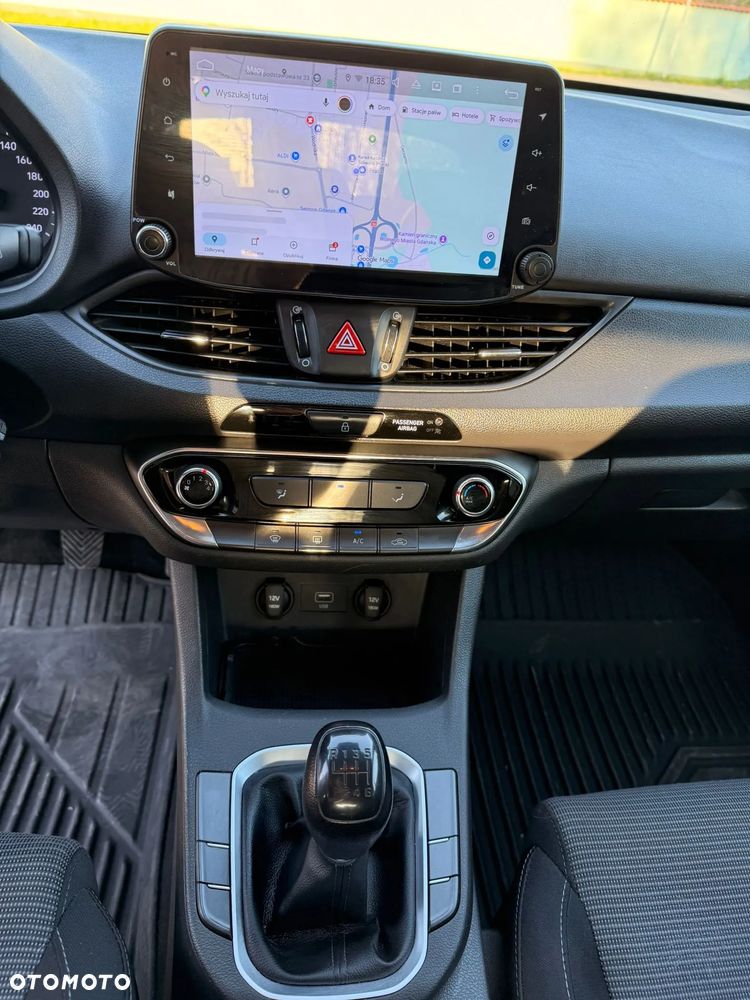 Hyundai i30 1.5 DPI Classic + - 22