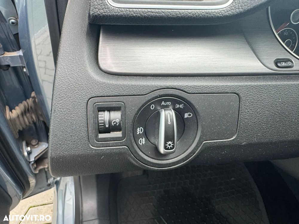 Volkswagen Passat Variant 2.0 TDI Blue TDI DSG Highline - 12