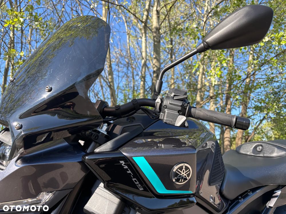 Yamaha MT - 27