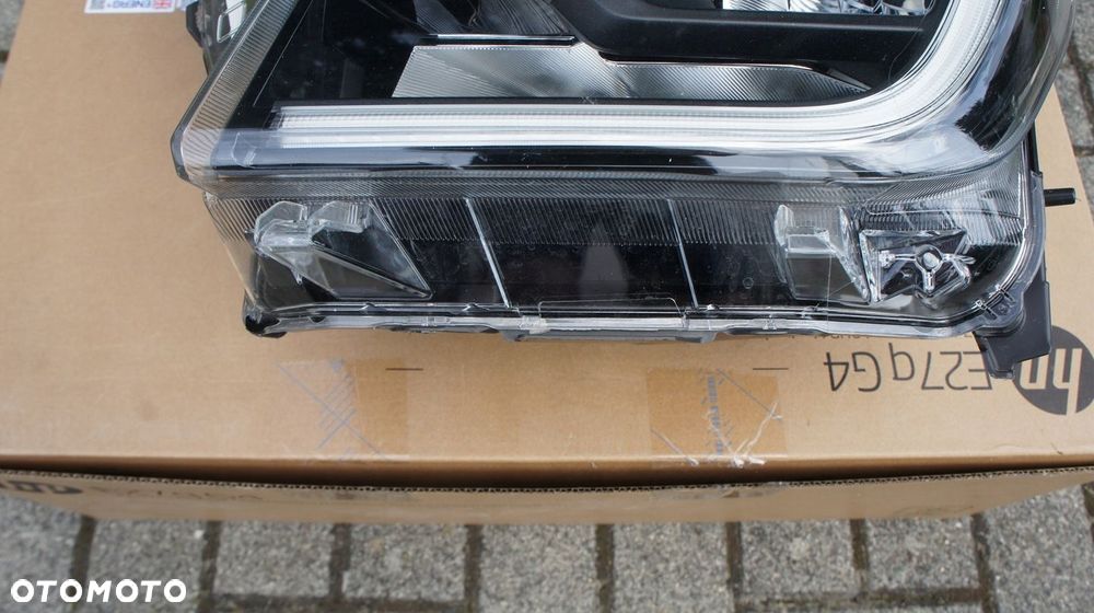 PRZEDNIA LEWA LAMPA FORD RANGER VI 6 LED - 3