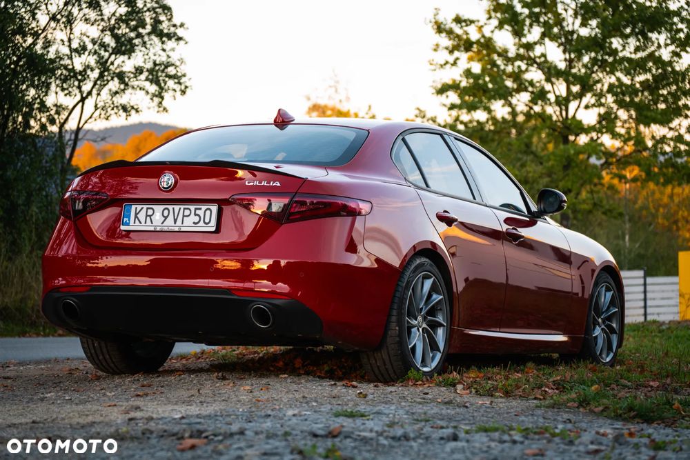 Alfa Romeo Giulia 2017 photo 5