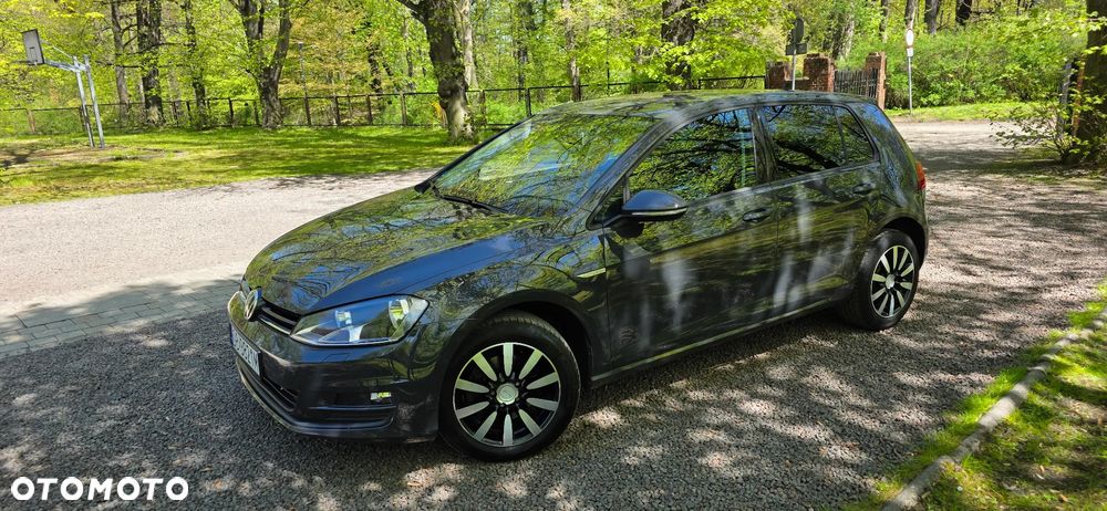Volkswagen Golf - 1