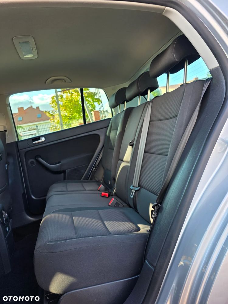 Volkswagen Golf Plus 1.6 TDI Comfortline DSG - 22