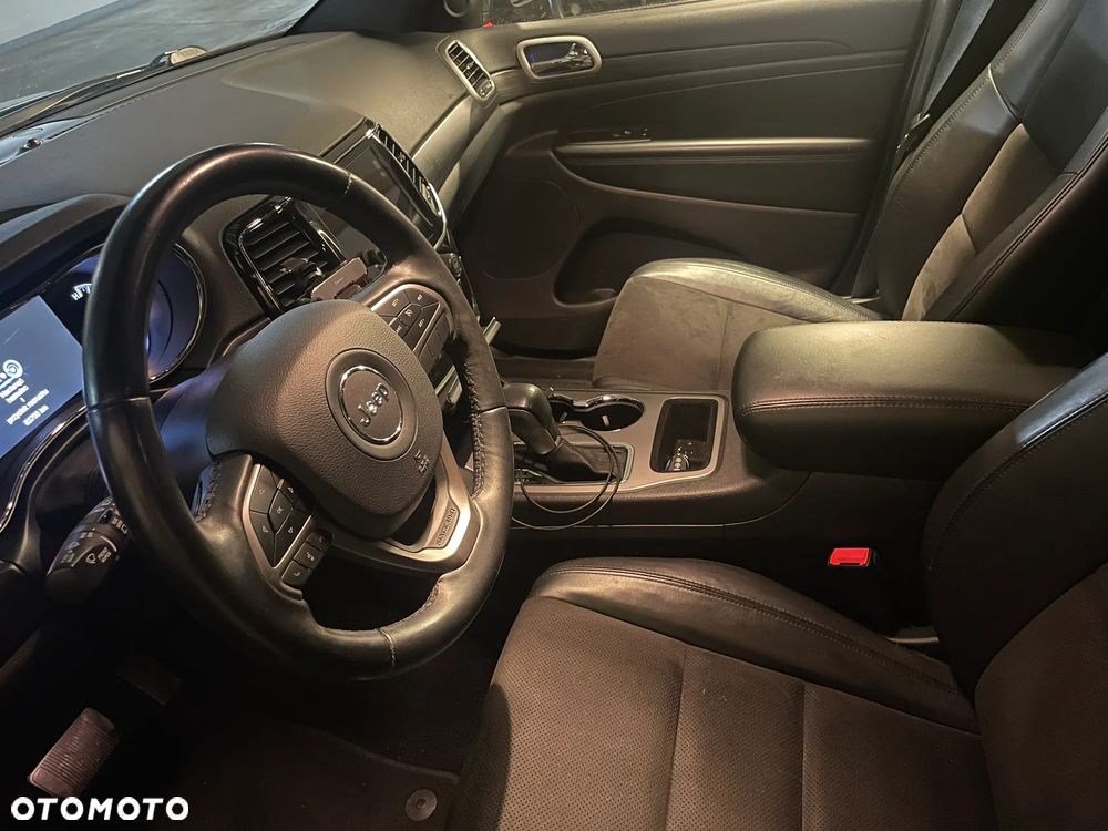 Jeep Grand Cherokee - 10