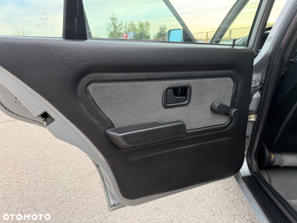 BMW Seria 3 325i - 23