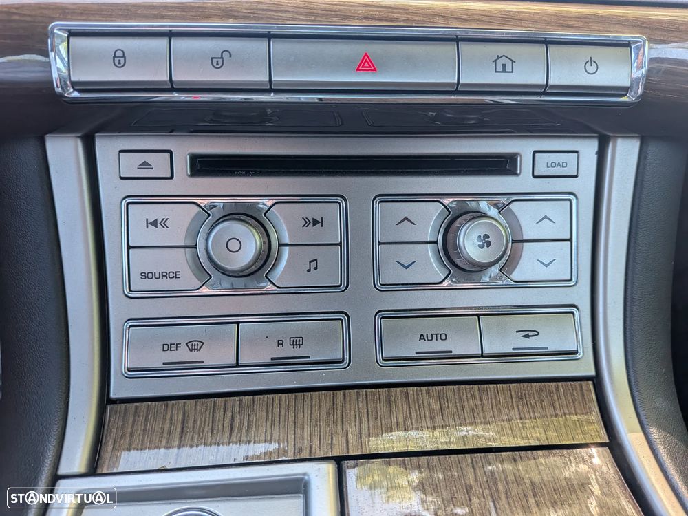 Jaguar XF 2.7 D V6 Premium Luxury - 14